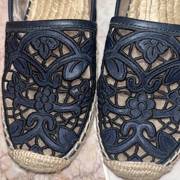 Tory Burch Espadrilles Navy Blue Lace with Black Trim - Picture 3 of 6